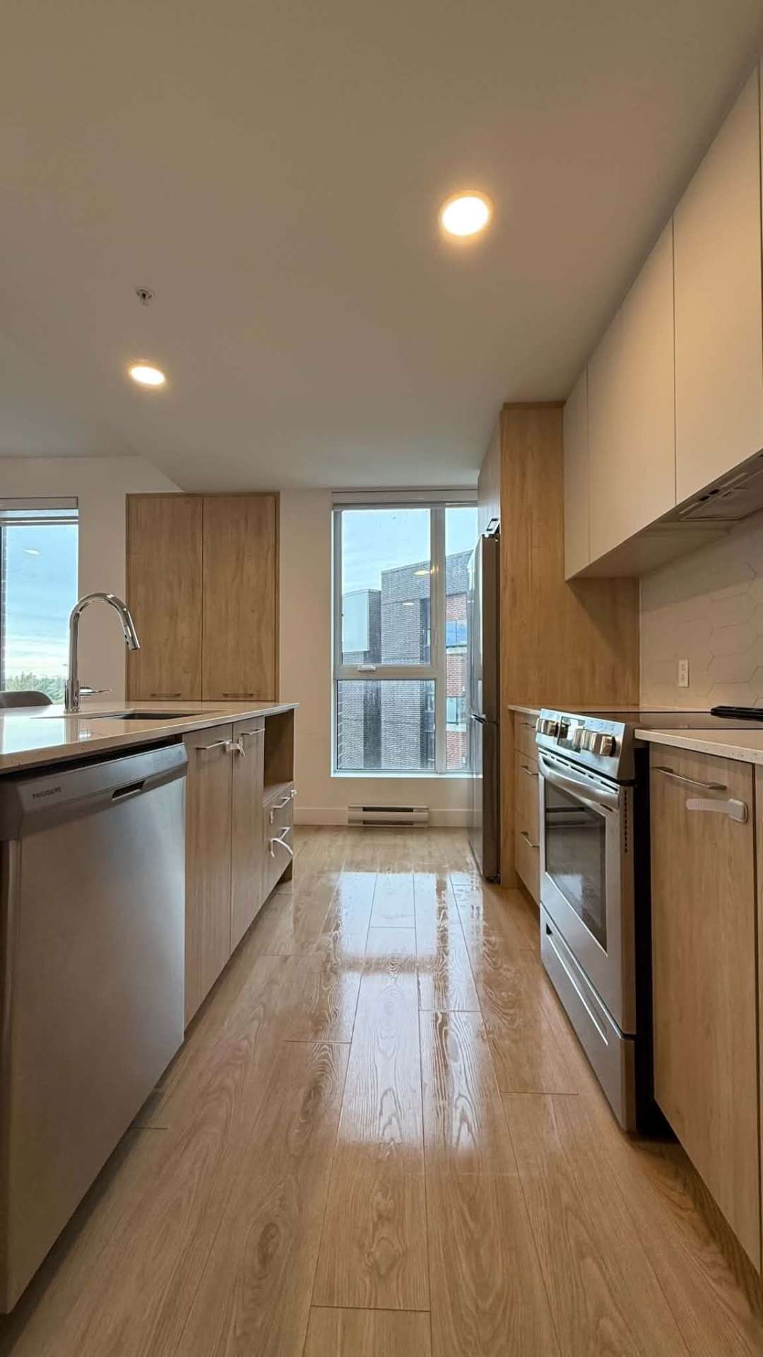 Cuisine de condo neuf prête après nettoyage Clarity